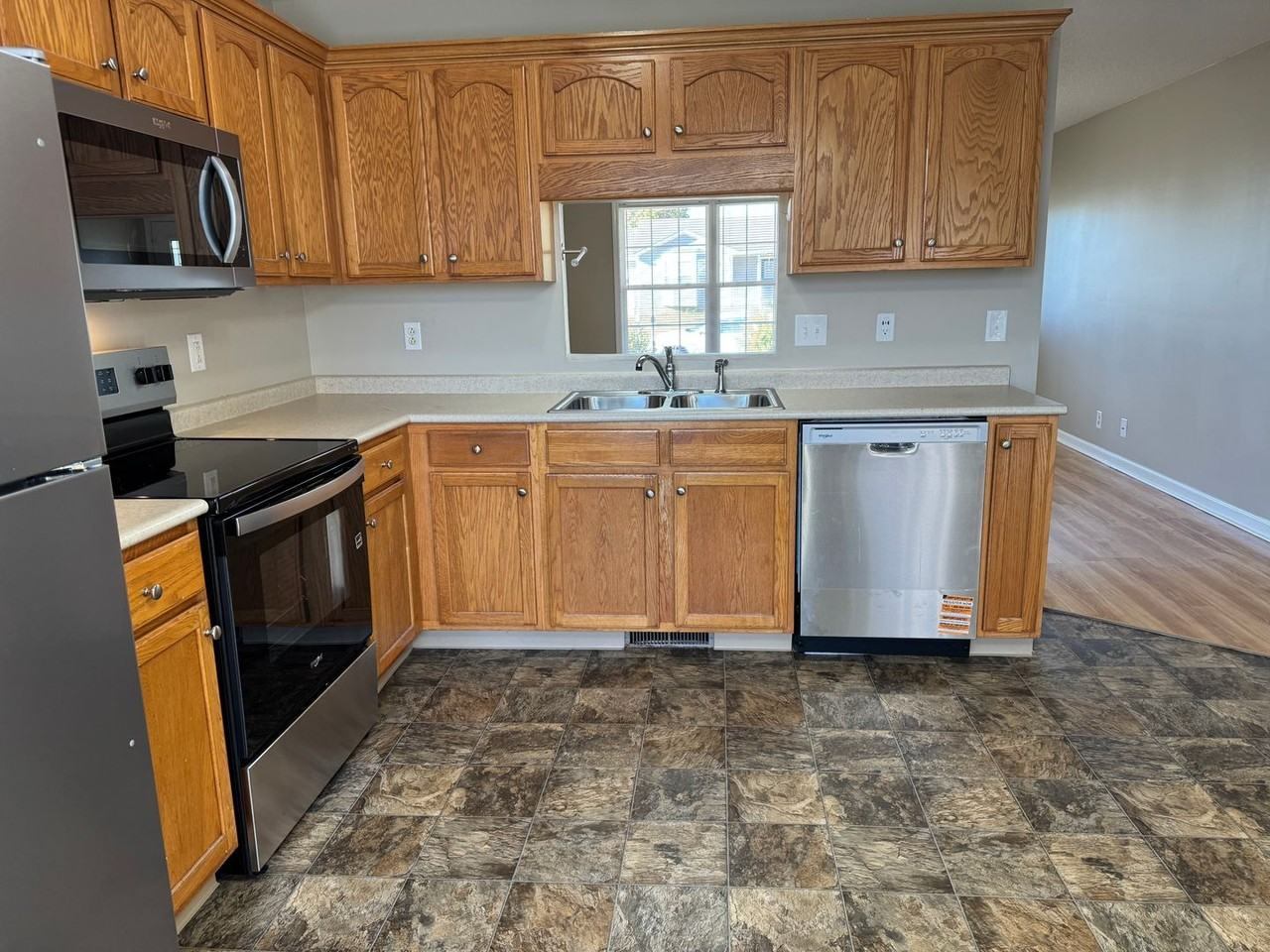 416 Filmore Rd - Photo 6 of 38