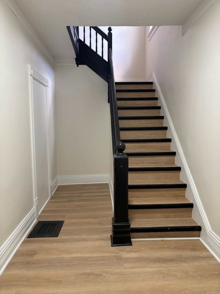 328 Campbell St #1 - Photo 2 of 9