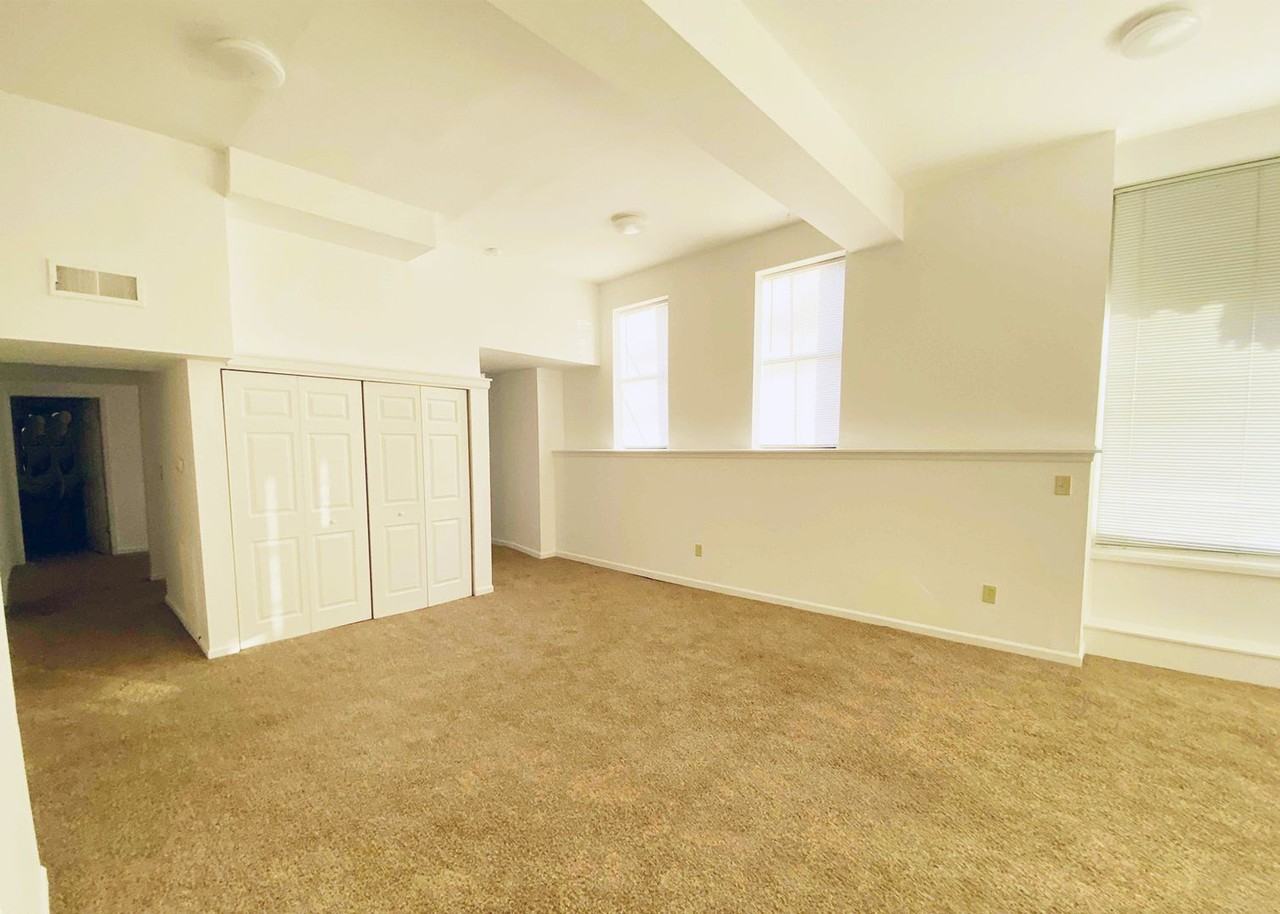 Gilbert - Photo 3 of 12