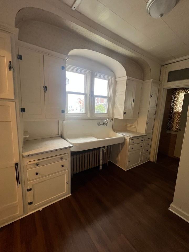 156 S Richland Ave - Photo 2 of 9