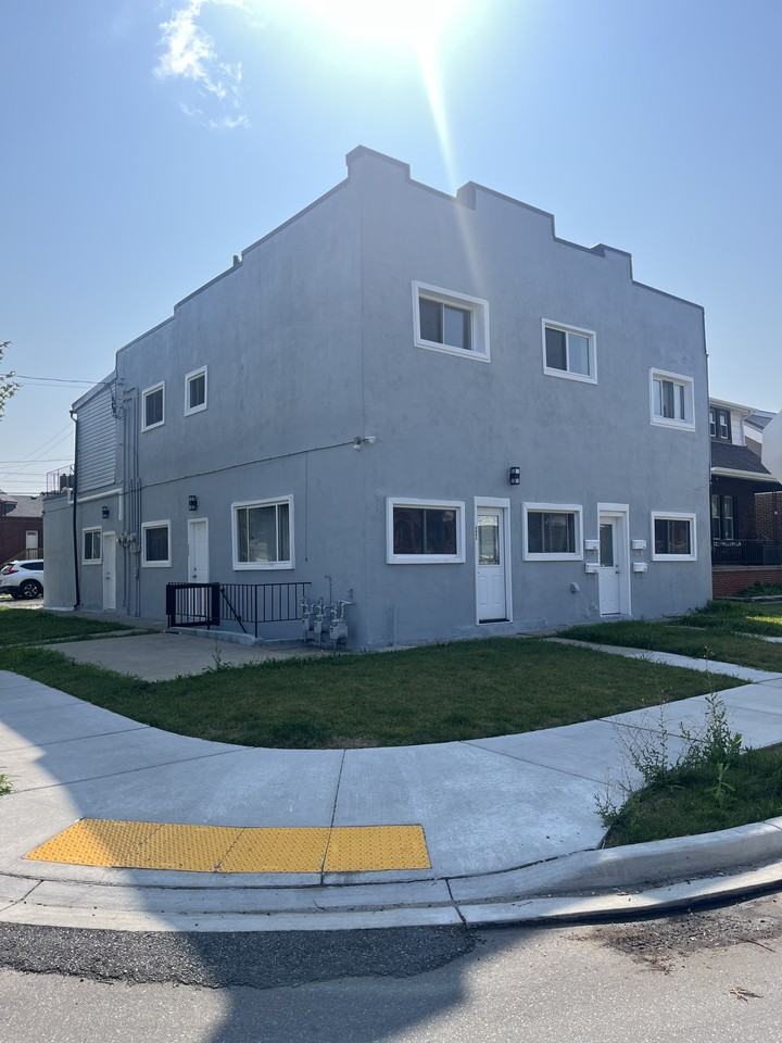 902 Elsmere Avenue - Photo 2 of 20