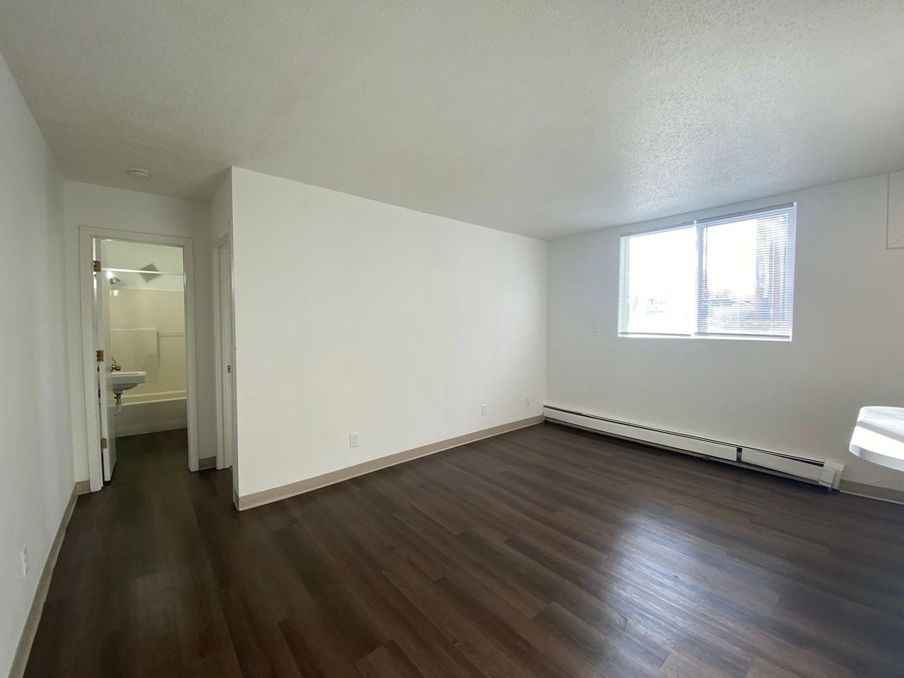 1 bed, 1 bath - $725/month - Photo 2 of 18