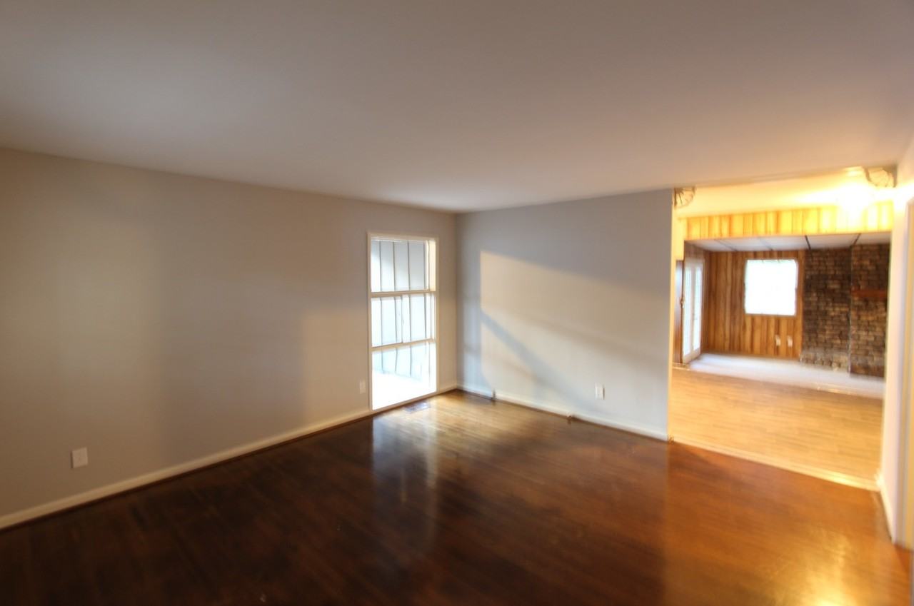 215 Von Dale Dr - Photo 2 of 15