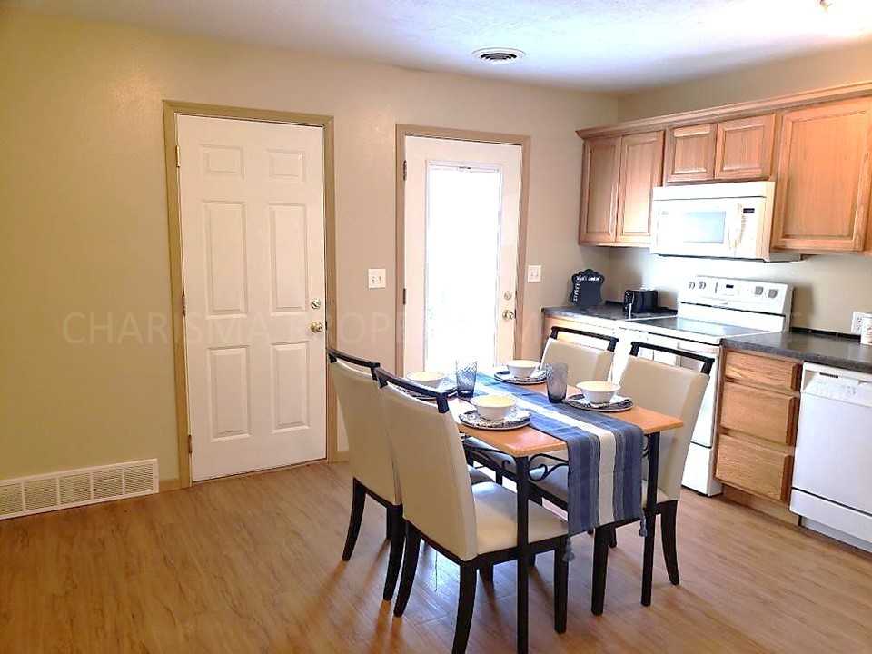 302 Scott Pl - Photo 2 of 22