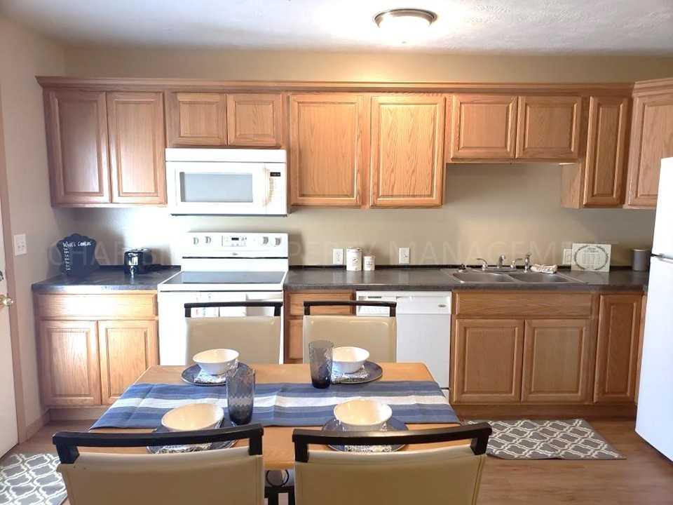 302 Scott Pl - Photo 4 of 22