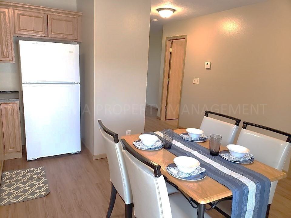 302 Scott Pl - Photo 5 of 22