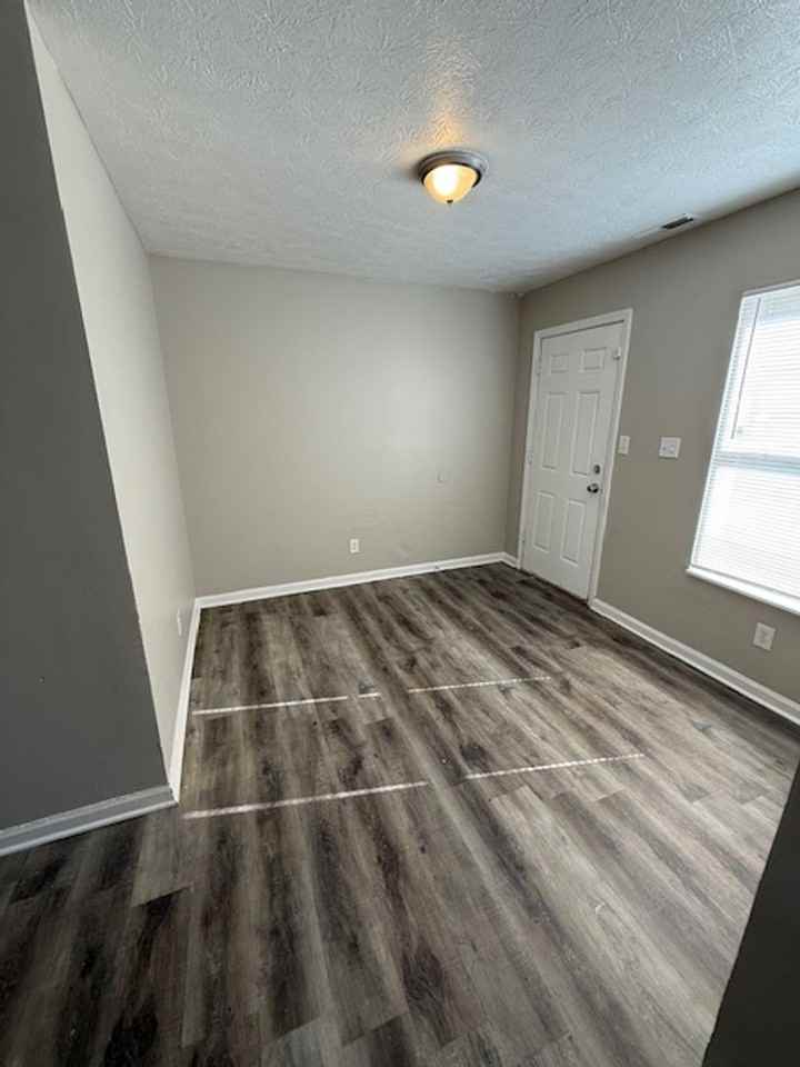 1227 W 29th St - Photo 4 of 10