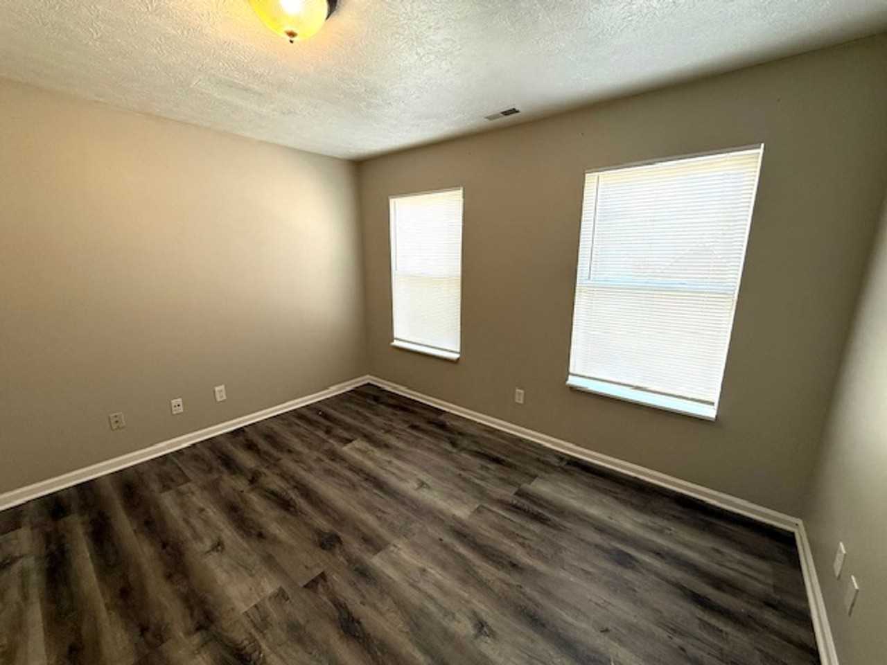 1227 W 29th St - Photo 7 of 10