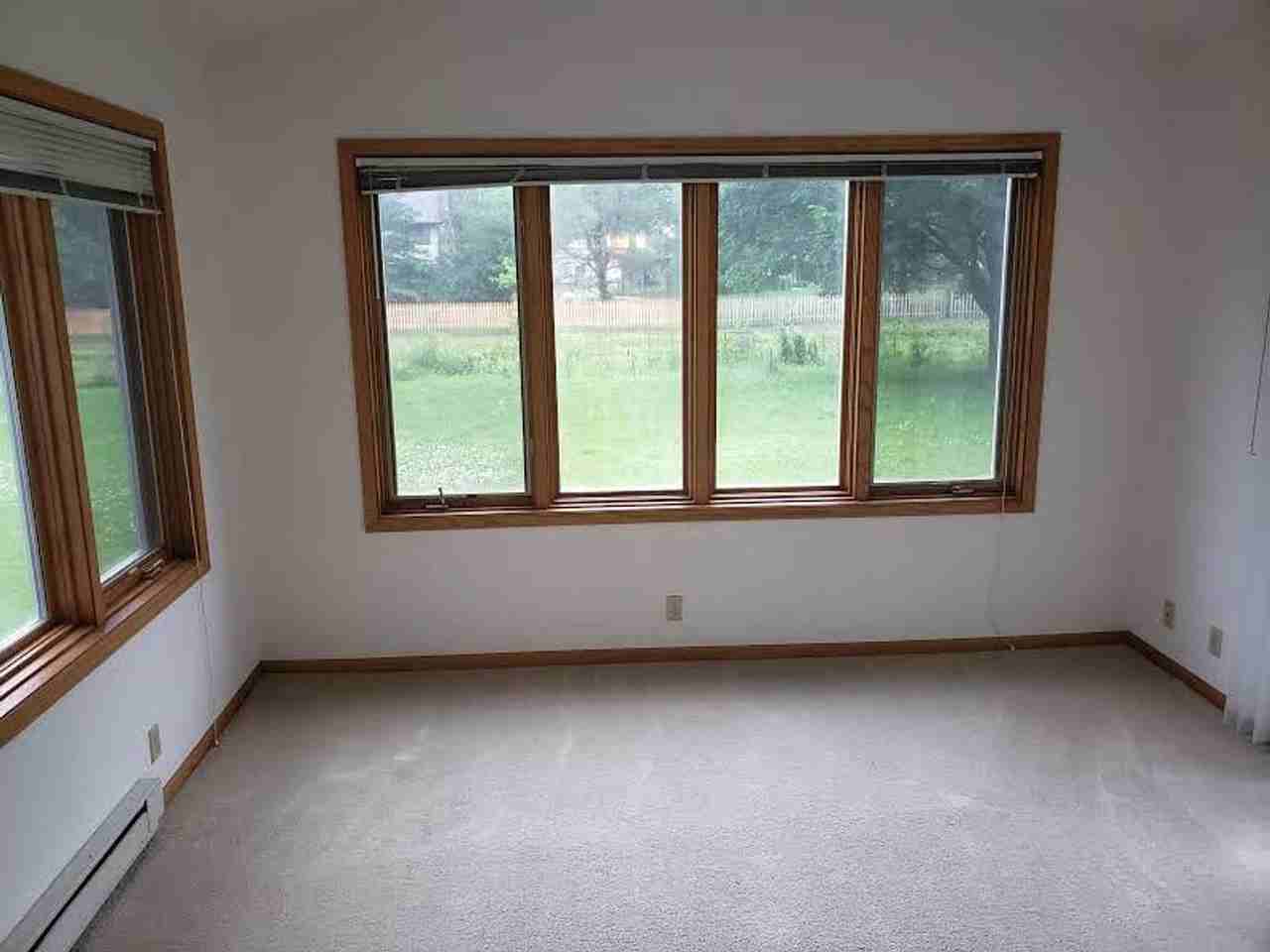 5699 Wilshire Dr - Photo 4 of 28