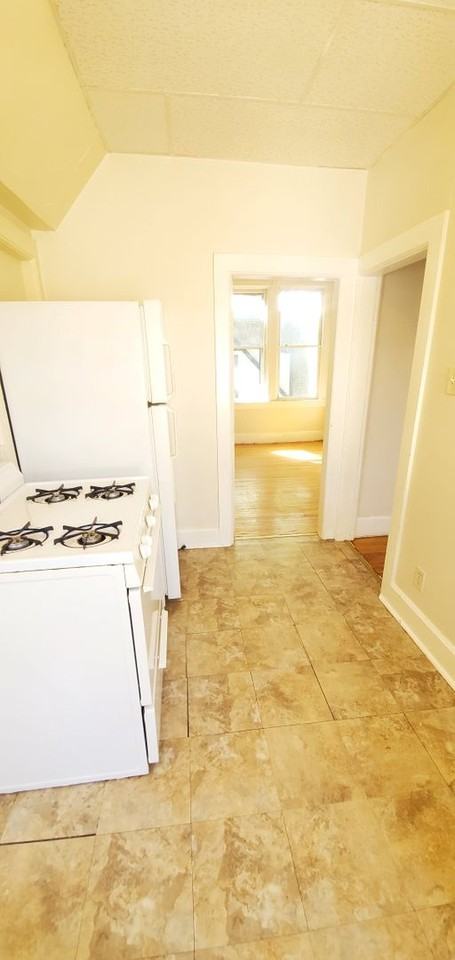 220 N Oakland Ave - Photo 2 of 12