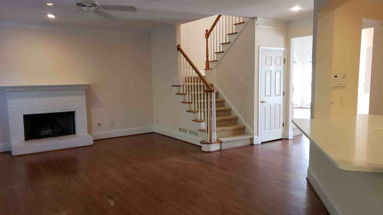3281 Winthrop Cir - Photo 5 of 41