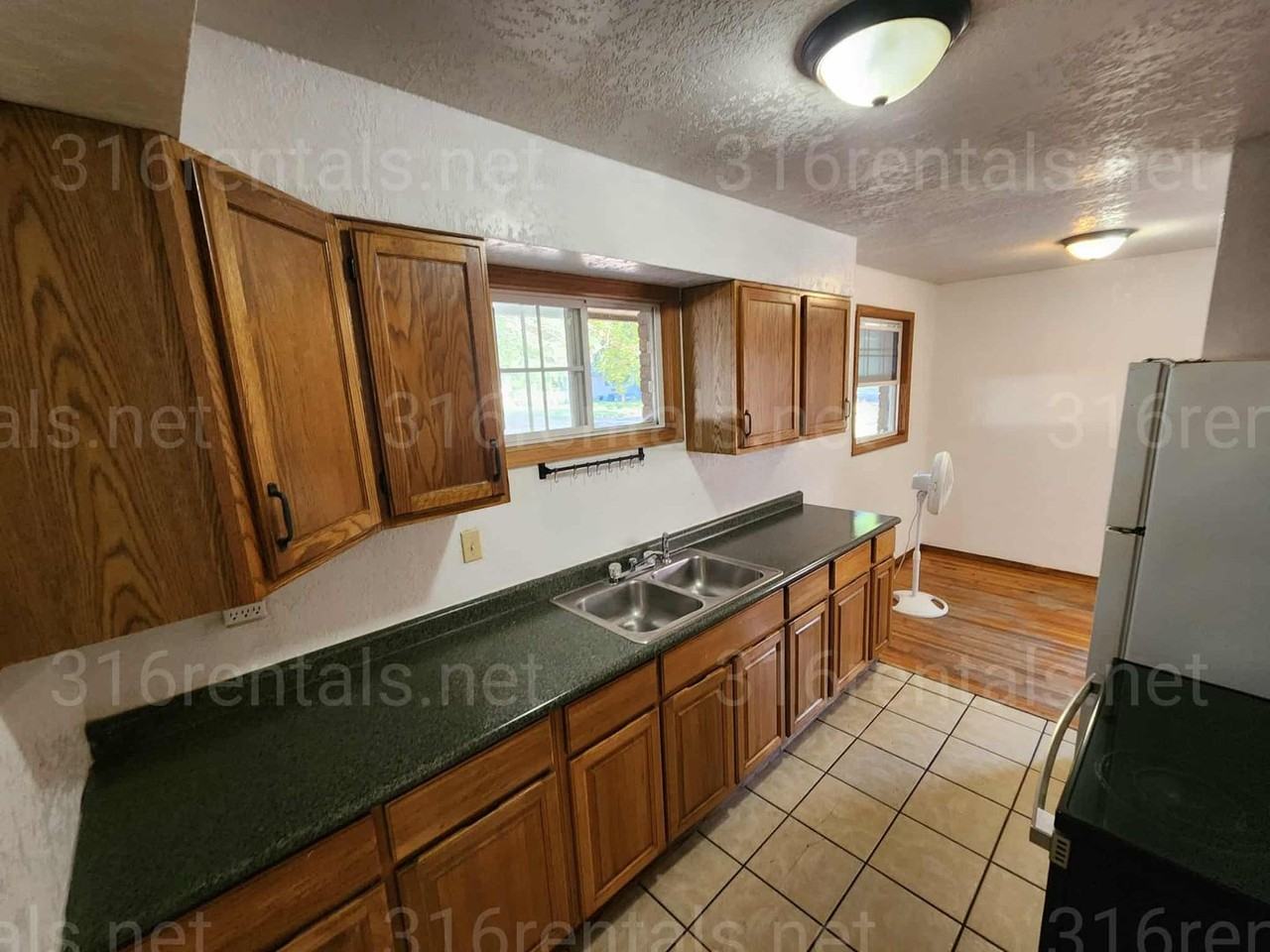 1506 1506 N Waco Ave - 1506 A - Photo 5 of 8