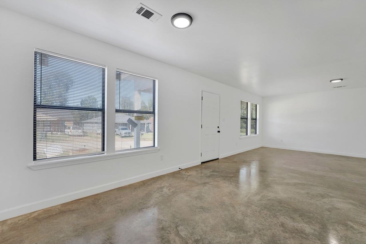 1408 Kyle St - Photo 2 of 4
