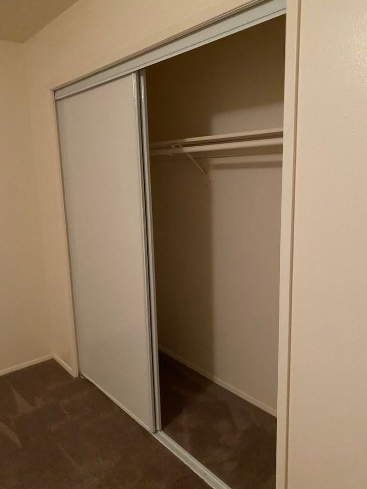 #122 COLONIAL MANOR APARTMENTS - Photo 7 of 12