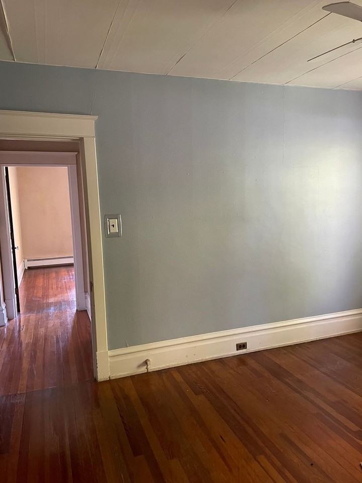 107 E Main St - Photo 6 of 9