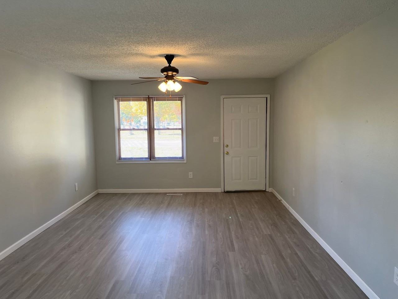 165 N Farm Road 165 - Photo 3 of 15