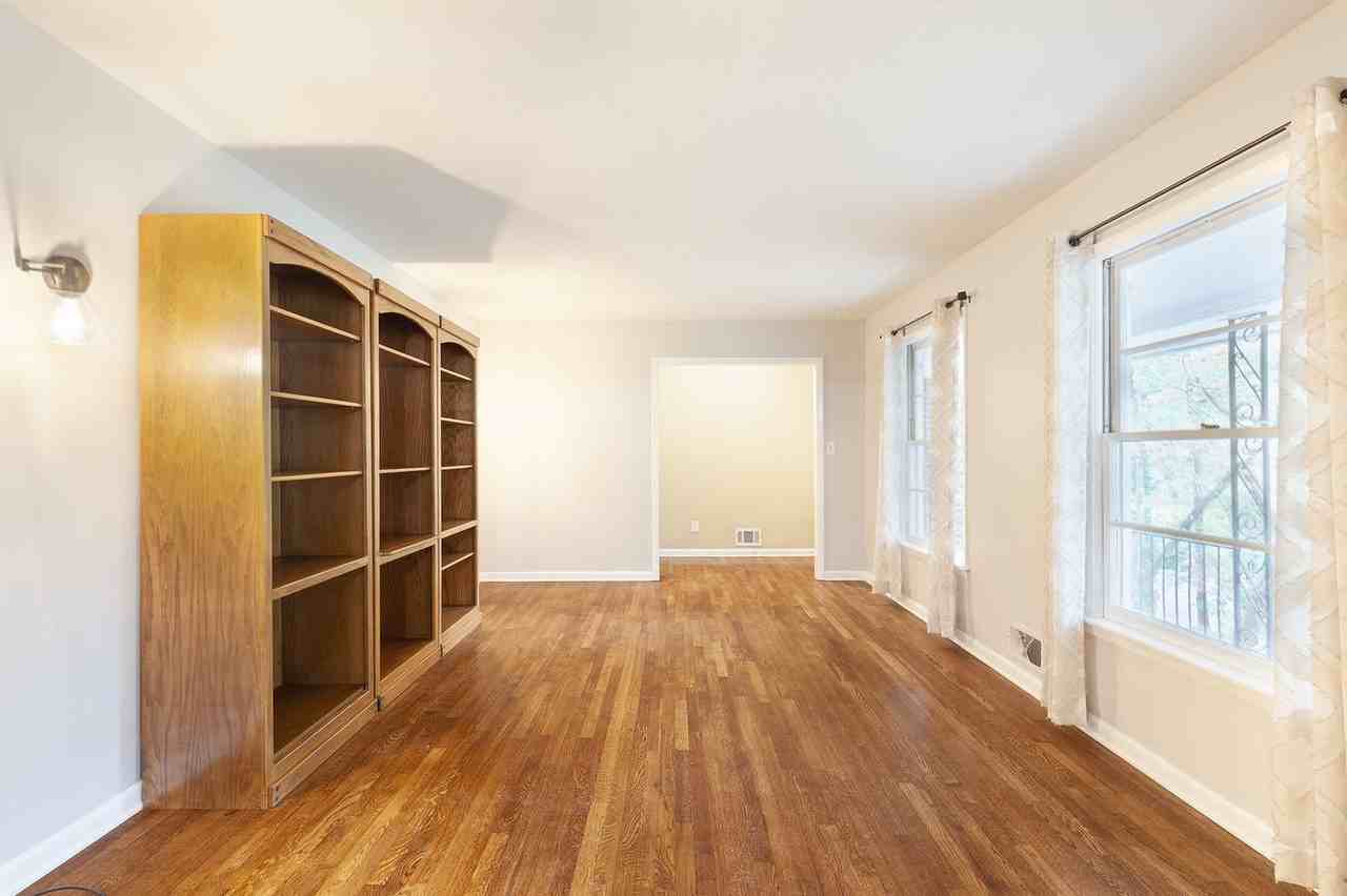 617 Montclair Dr Sw ##Sw - Photo 4 of 42