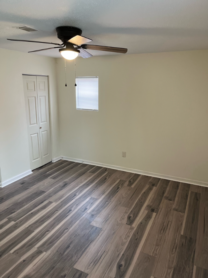 2676 Crosscreek Road - Photo 5 of 21