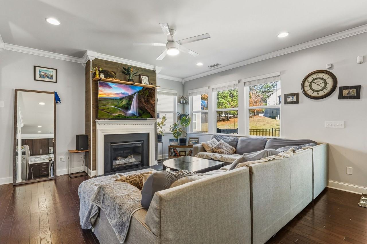 16 Tabernacle Ct - Photo 4 of 24