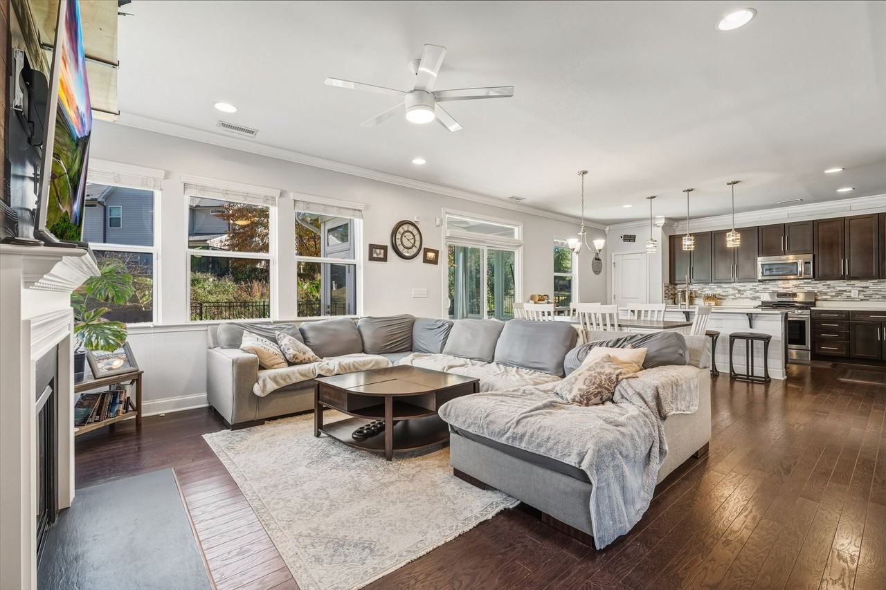 16 Tabernacle Ct - Photo 5 of 24