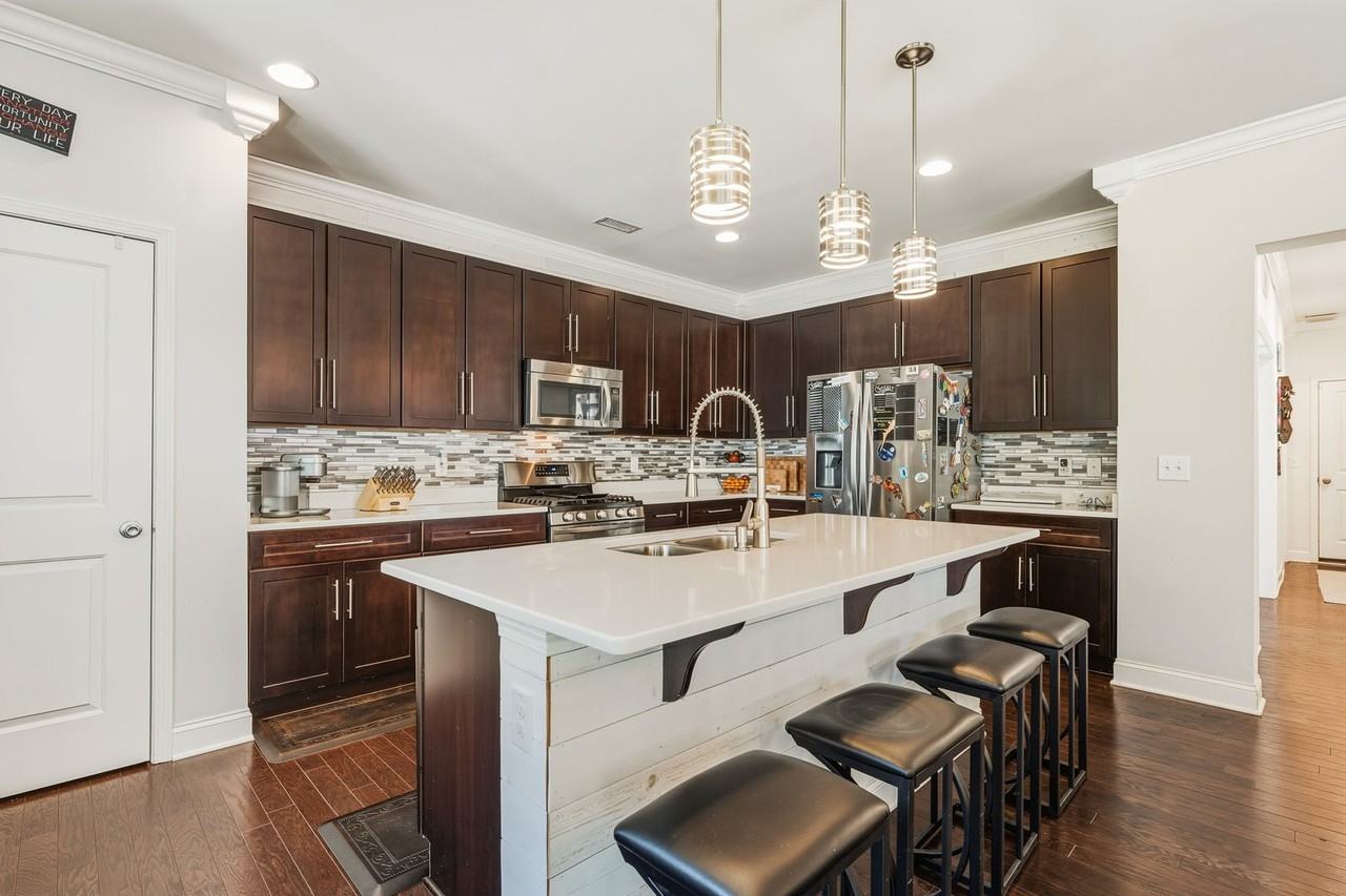 16 Tabernacle Ct - Photo 6 of 24