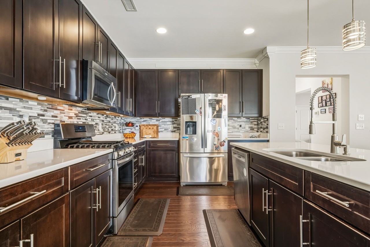 16 Tabernacle Ct - Photo 7 of 24