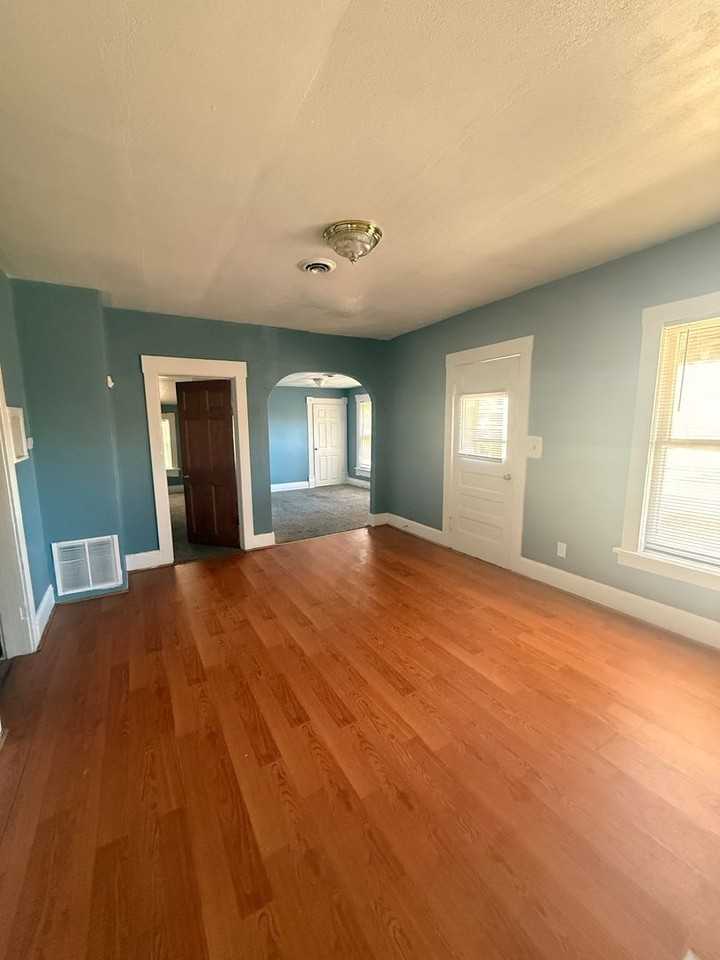 1113 Ferguson Street - Photo 2 of 8