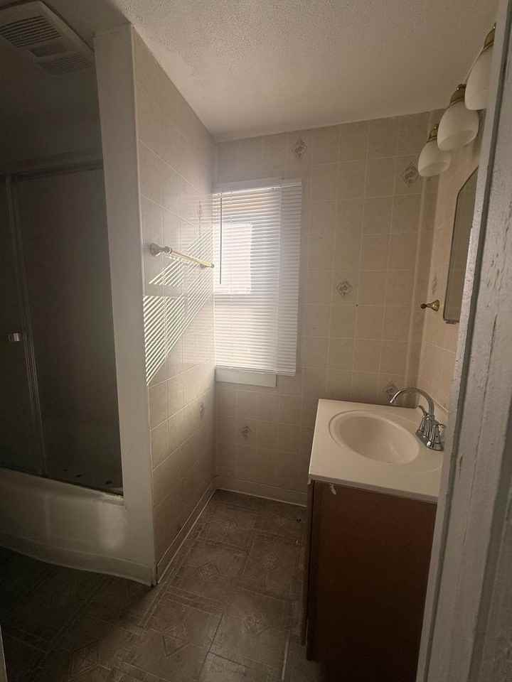 1113 Ferguson Street - Photo 5 of 8