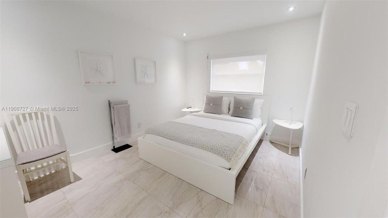 10805 Sw 156th Ter - Photo 6 of 10