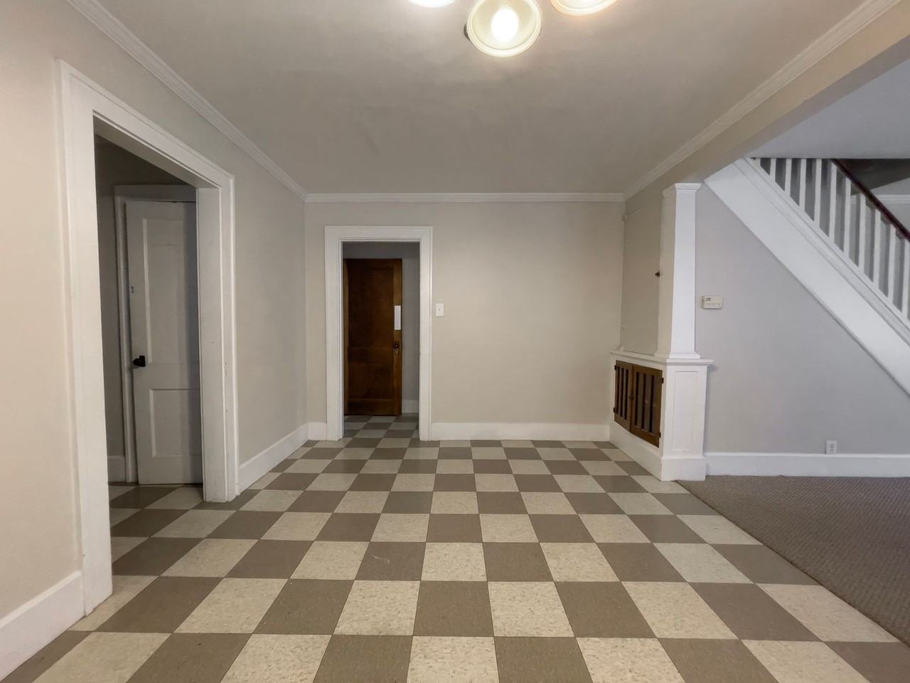 215 S Talley Ave - Photo 4 of 32