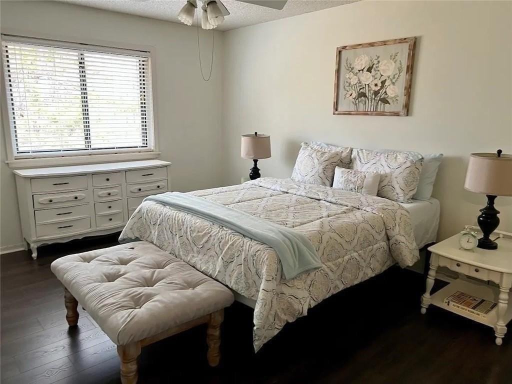 14 London Dr - Photo 6 of 11