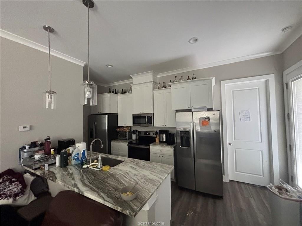 407 Ash St - Photo 3 of 14