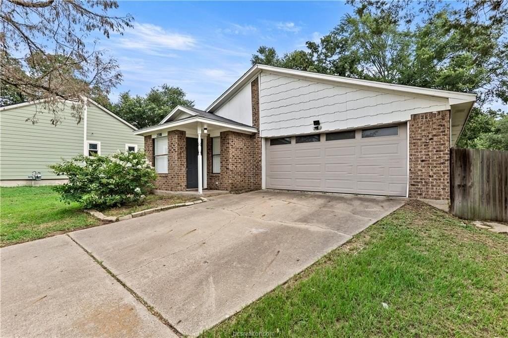 2208 Lobo Dr - Photo 2 of 23