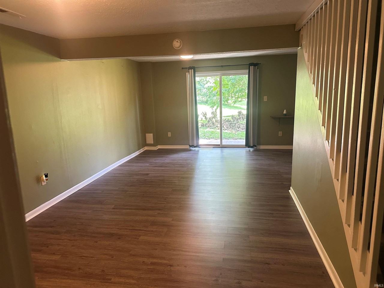 562 E Graham Pl - Photo 5 of 17