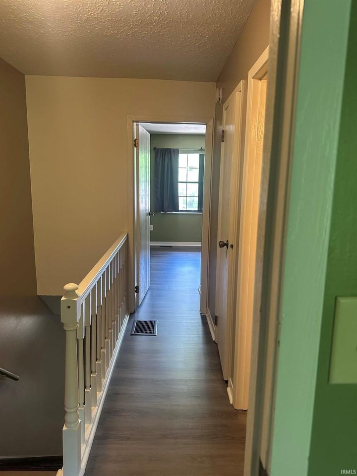 562 E Graham Pl - Photo 7 of 17