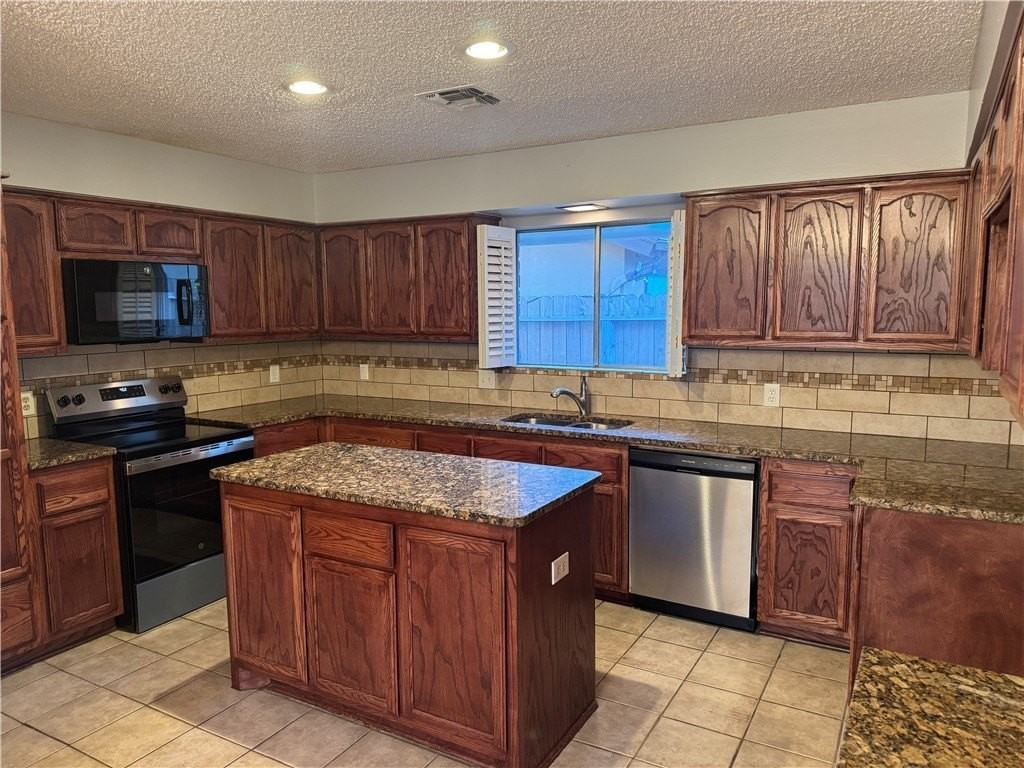 5518 Kenith Cir - Photo 2 of 21