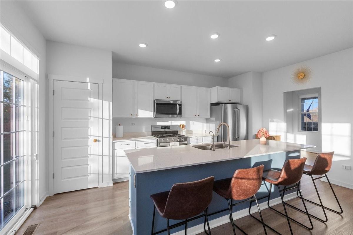 271 271 Charlestowne Lakes Dr - Photo 4 of 17