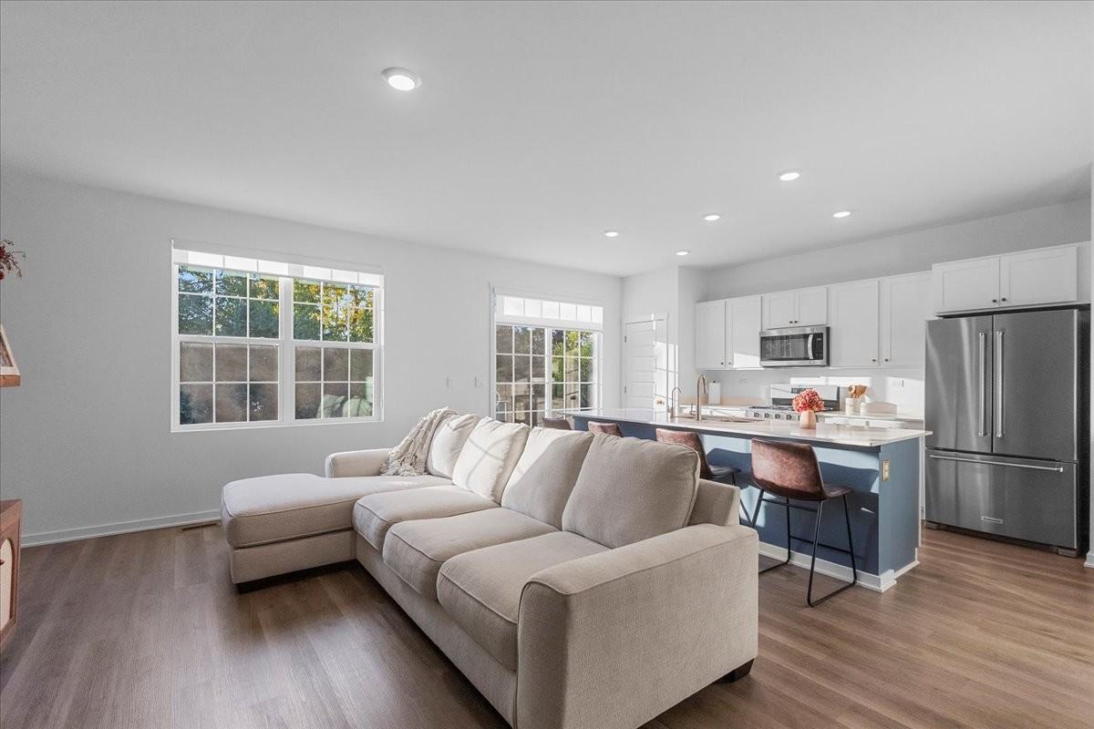 271 271 Charlestowne Lakes Dr - Photo 6 of 17