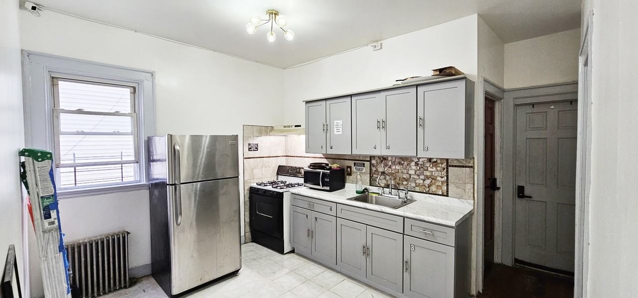 535 East 29th Street #2.1 - Photo 3 of 13