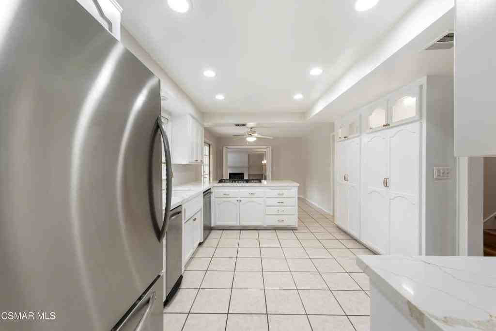 19816 Needles Street - Photo 6 of 27