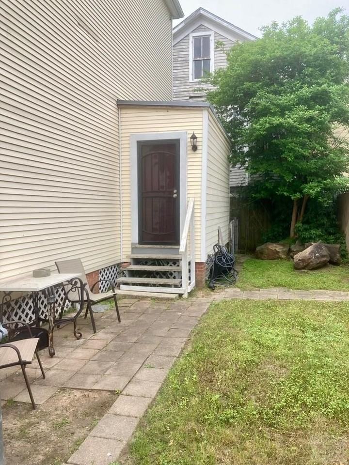 902 Church St - Photo 2 of 12