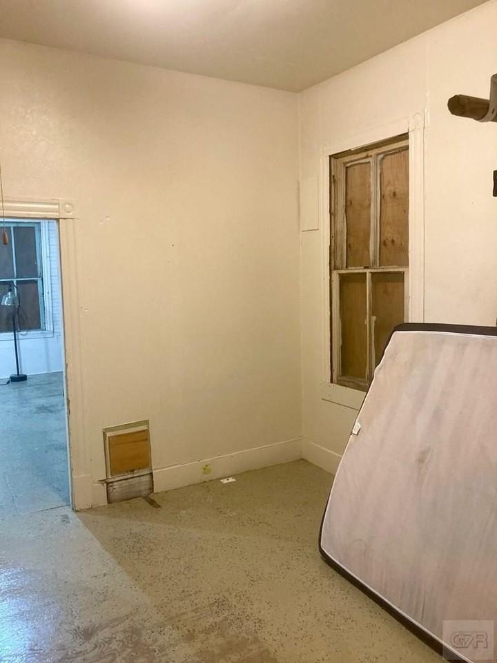 902 Church St - Photo 7 of 12