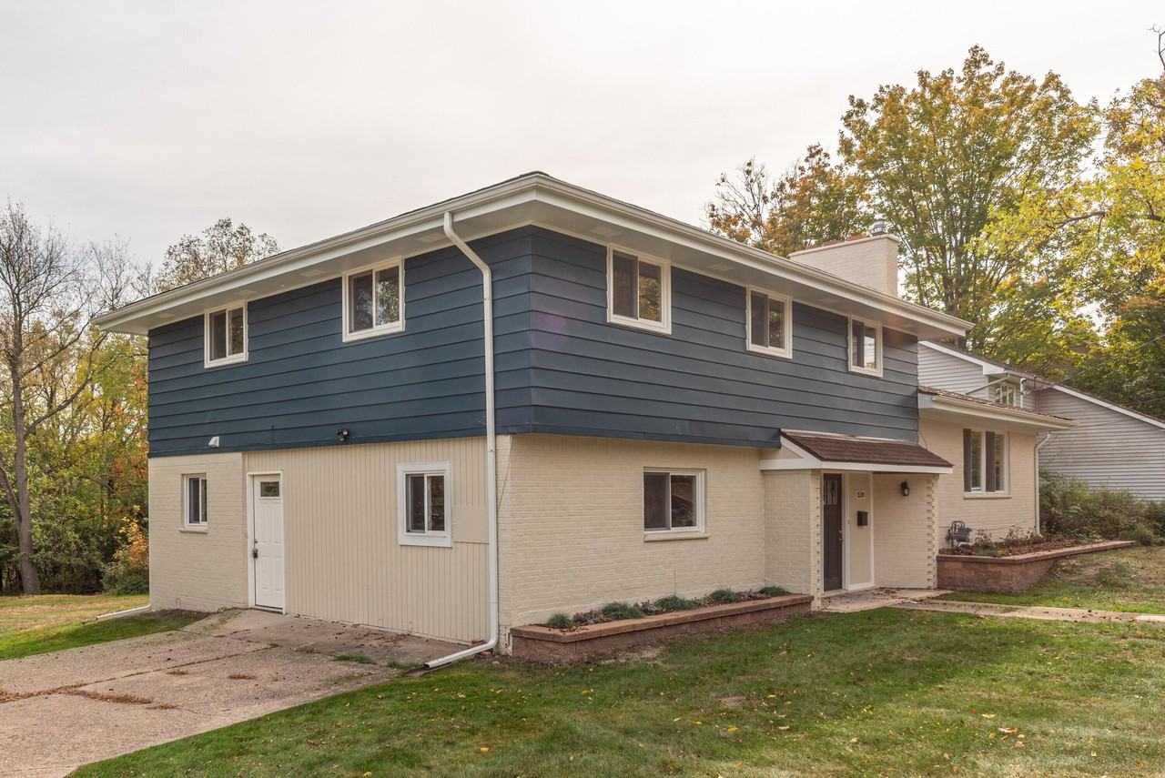 1520 Traver Rd - Photo 2 of 50