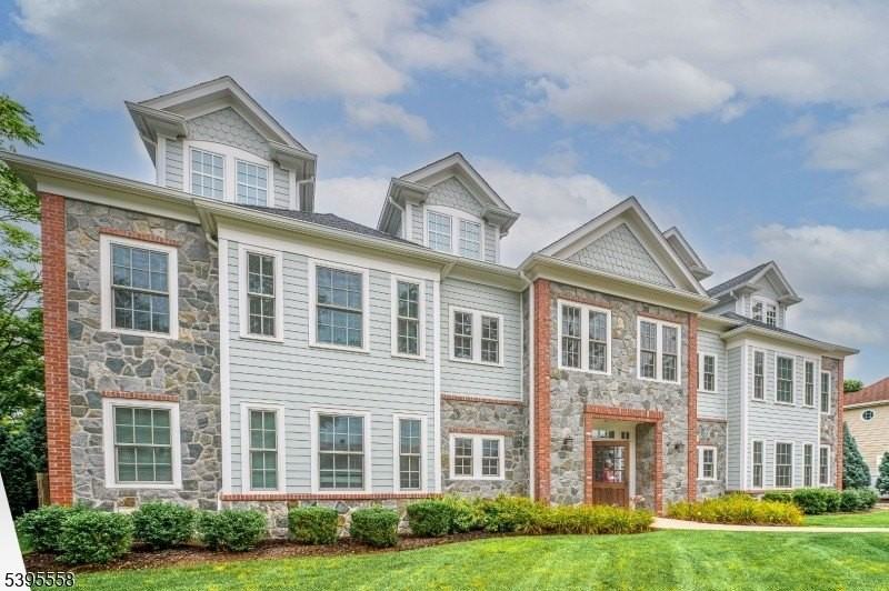 29 Euclid Ave #203 - Photo 6 of 15