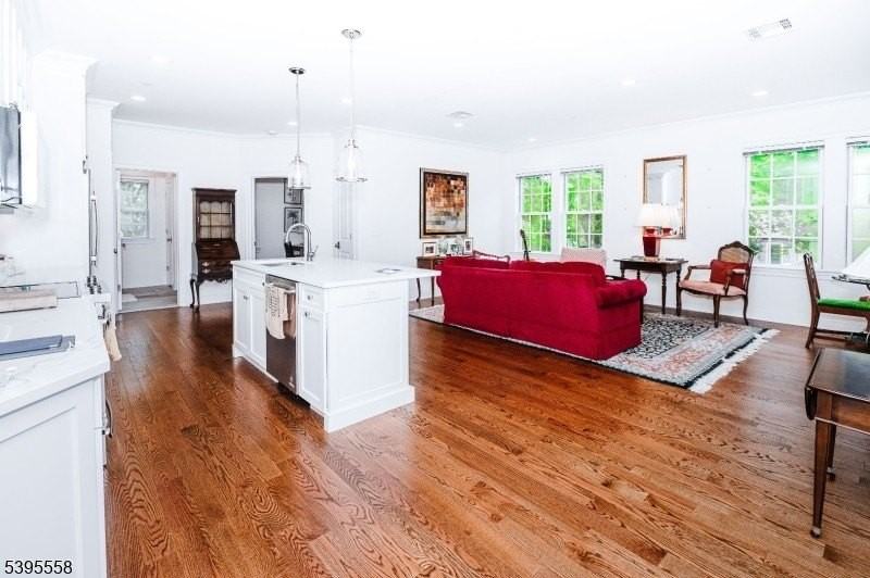 29 Euclid Ave #203 - Photo 2 of 15