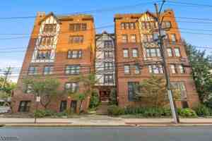 featured image of 109 Grand Ave #1A