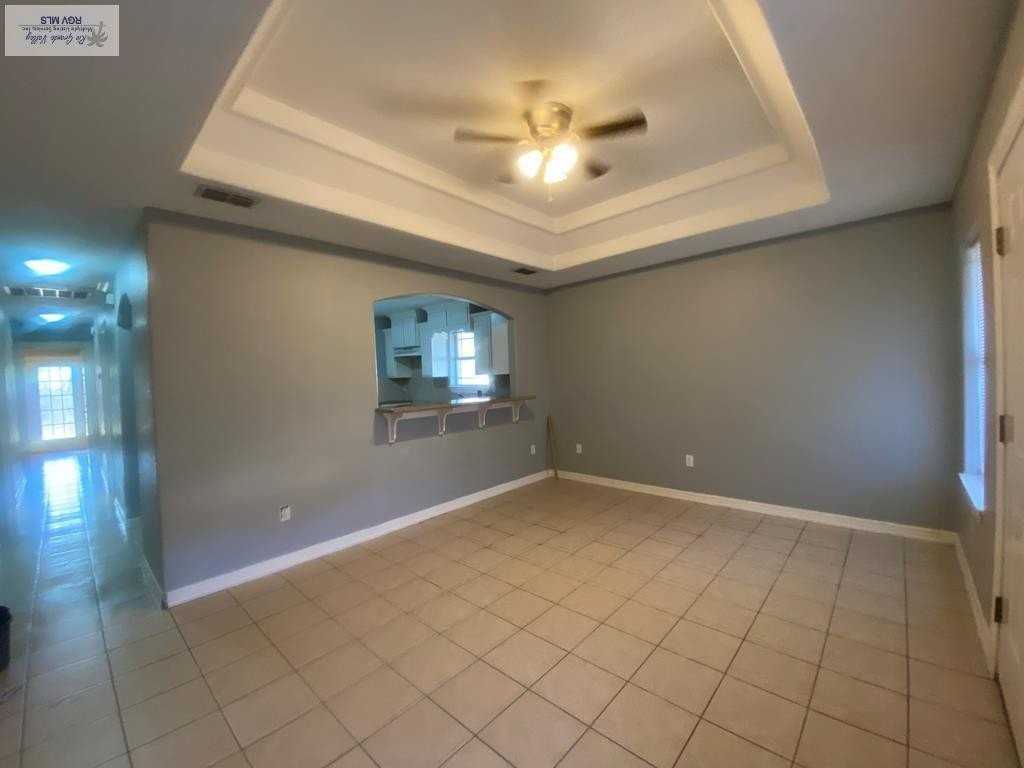 6661 Garden Woods Ave #B - Photo 4 of 15