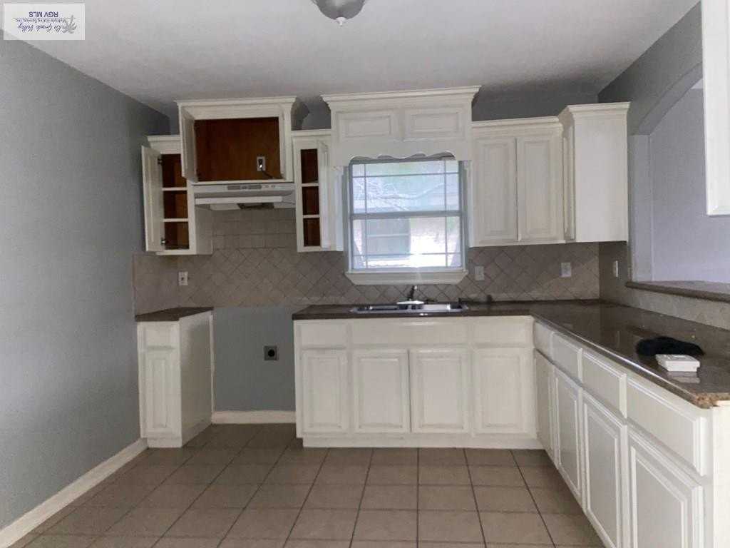 6661 Garden Woods Ave #B - Photo 5 of 15