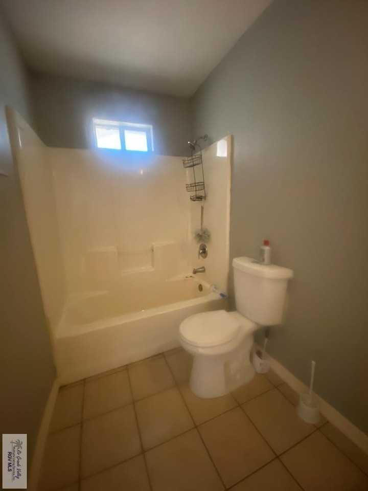 6661 Garden Woods Ave #B - Photo 6 of 15