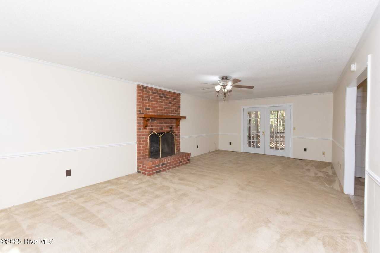 113 Wesleyan Ct - Photo 2 of 50